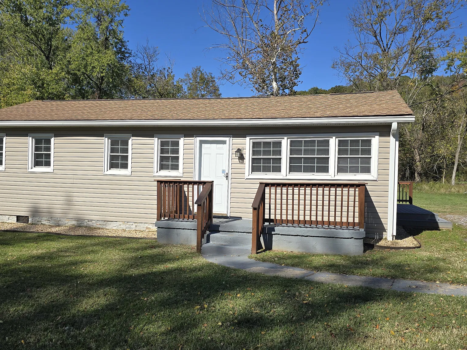 3 bed, 960 sqft, $1,400 — Photo 1