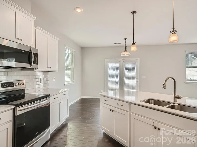 8123 Cornhill Ave — Photo 8