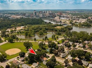 904 9th Ave NE, Rochester, MN 55906