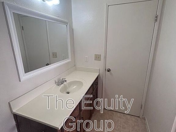 4th image of 4224 W Cypress Ave