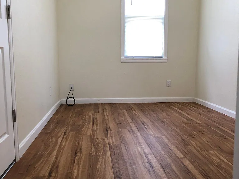 230 E 10th St #230 — Photo 5