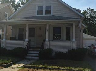 26 Iowa St, Providence, RI 02904