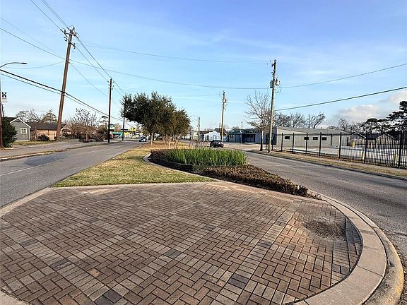 4th image of 6032 Grace Ln