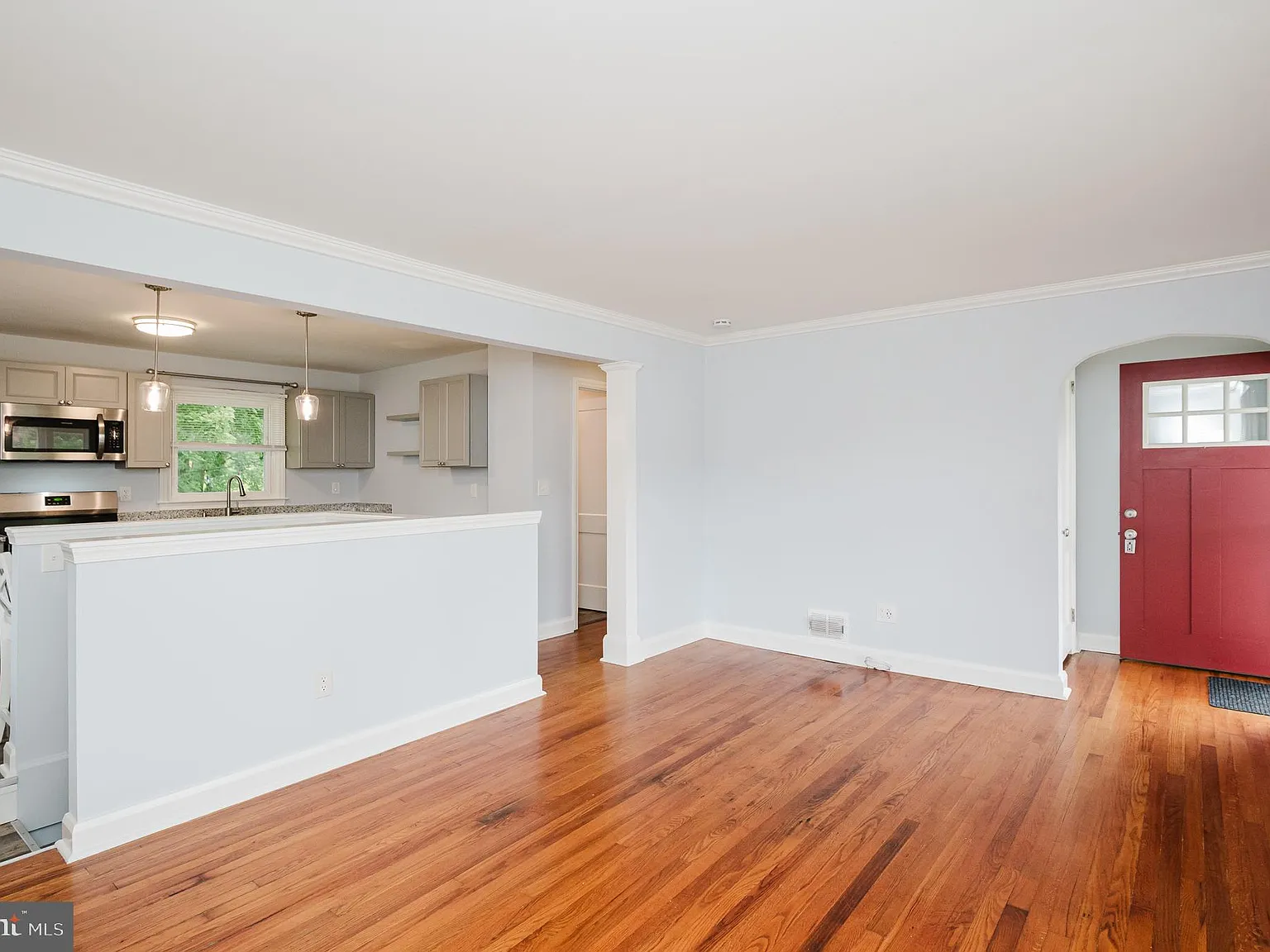 2 bed, 1.0 bath, 1350 sqft, $2,250 — Photo 4