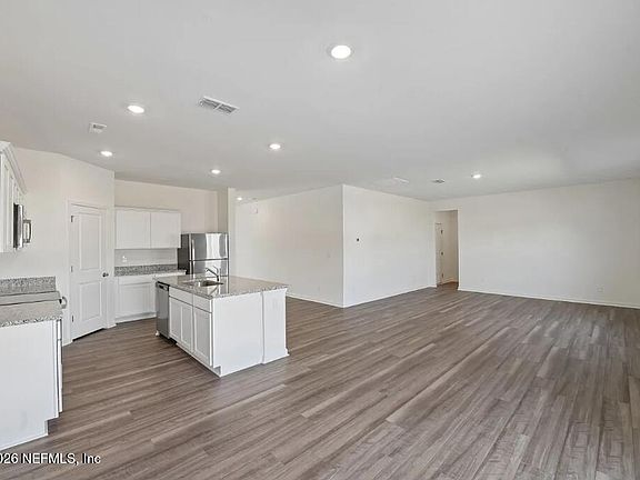 4th image of 108 ORIOLE Road