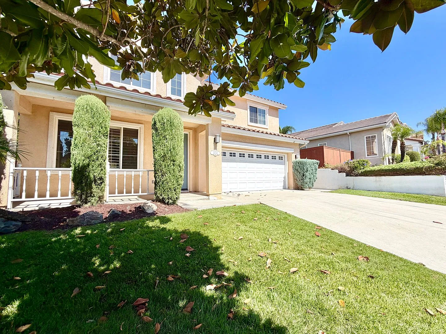 Spacious Temeku Hills 4 Bedroom Home Next to Golf Course with Beautiful Fairway Views — Photo 2