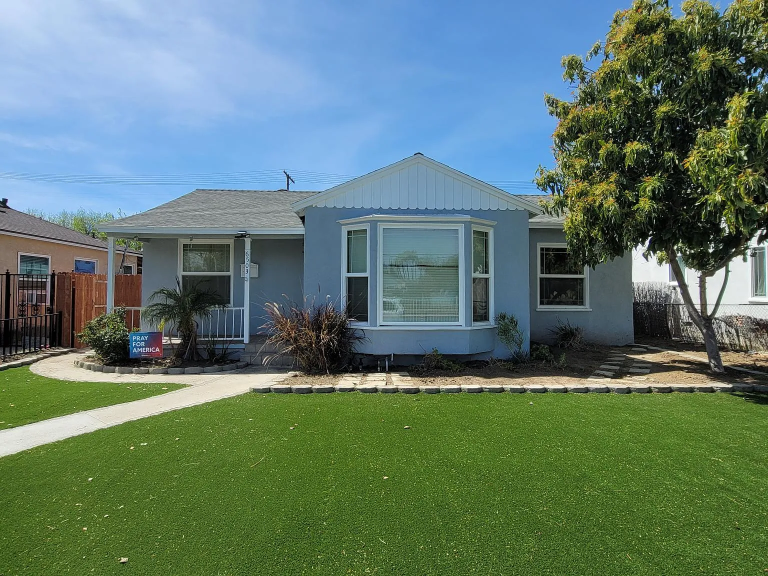 4 bed, 1434 sqft, $4,350 — Photo 2