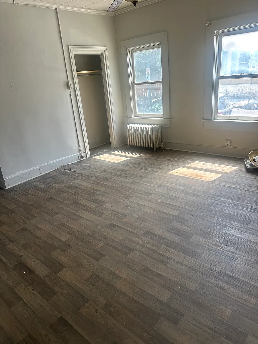 Building Photo - 483 2nd St