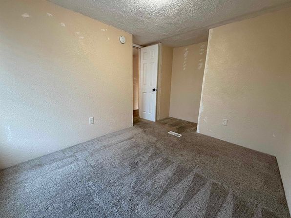 3100 SE 11th Ave, Minot, ND 58701