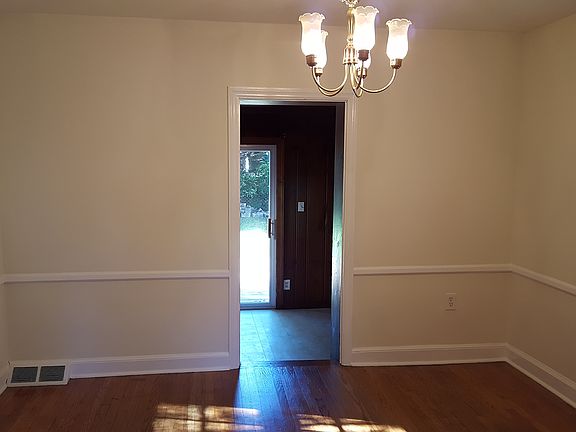 4th image of 212 Atkins Ave