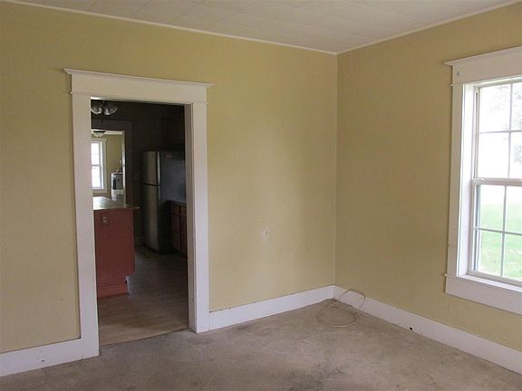 4th image of 1105 W Harper St