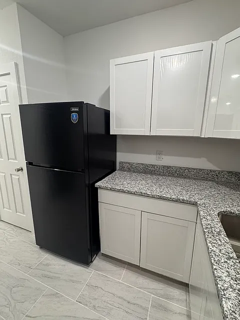 8503 S Flores St — Photo 3