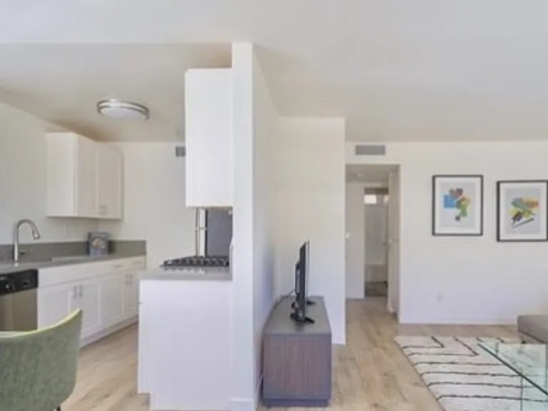 7326 Haskell Ave — Photo 12