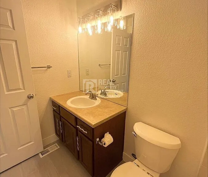 16392 E Fremont Ave #11 — Photo 13