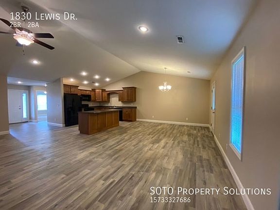 5th image of 1830 Lewis Dr