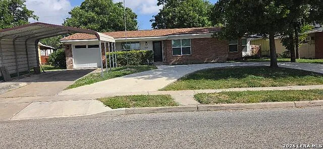 4 bed, 2.0 bath, 1300 sqft, $2,000 — Photo 2