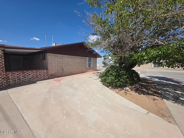 4825 Rolling Stone Ave — Photo 1