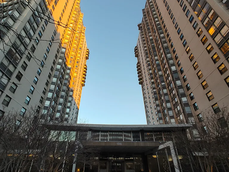 5701 N Sheridan Rd #22O — Photo 1