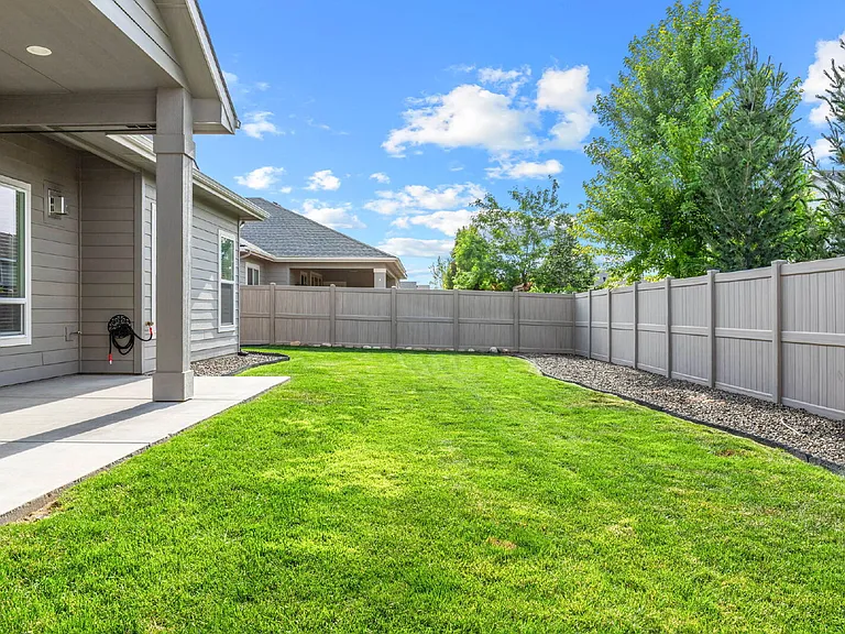 2934 E Murchison St — Photo 28