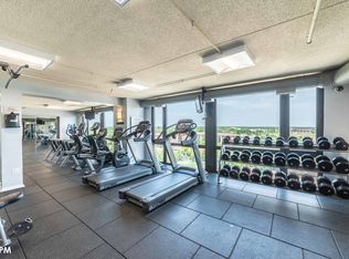 21 Kristin Dr UNIT 403, Schaumburg, IL 60195