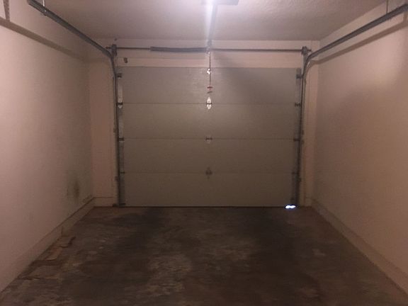 3rd image of 407 Valley Dr APT 2
