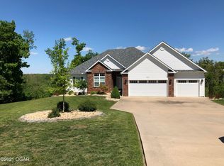 205 Turf Ln, Carl Junction, MO 64834