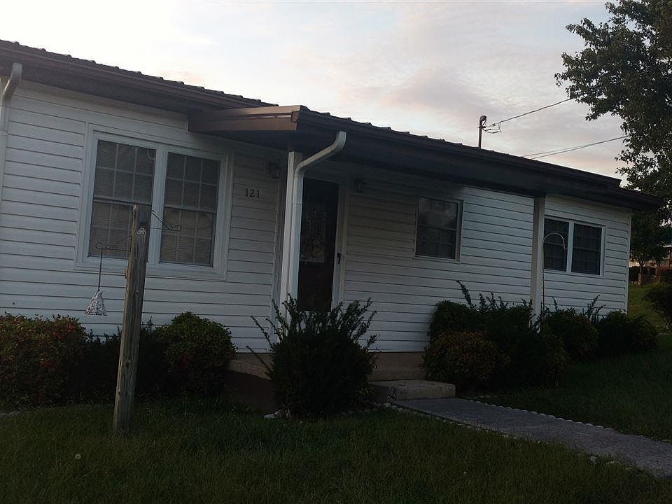 1st image of 121 Parrotts Cir