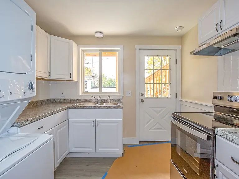 360 East St — Photo 7