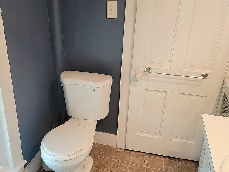 413 S River St — Photo 25