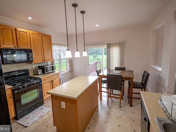 4th image of 723 Thyme Dr