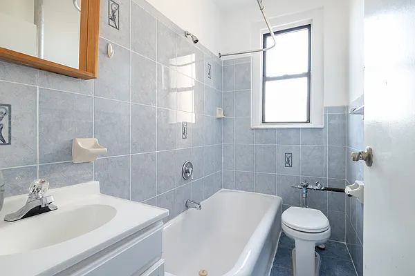 Sold by Brick&Mortar | media 10