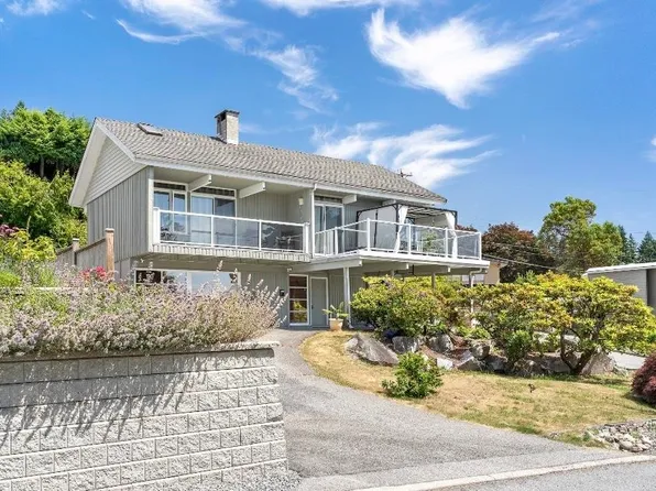 442 Monteray Ave, North Vancouver, BC V7N 3G2