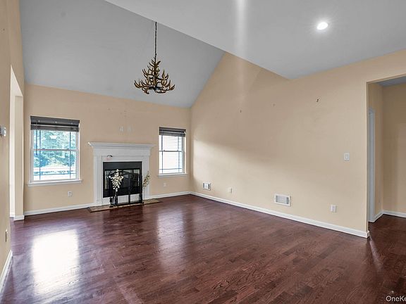 2nd image of 53 Highland View Place