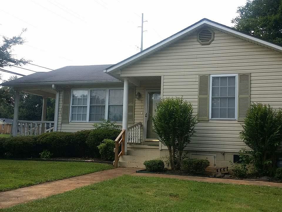 1st image of 801 Fairway Dr NW