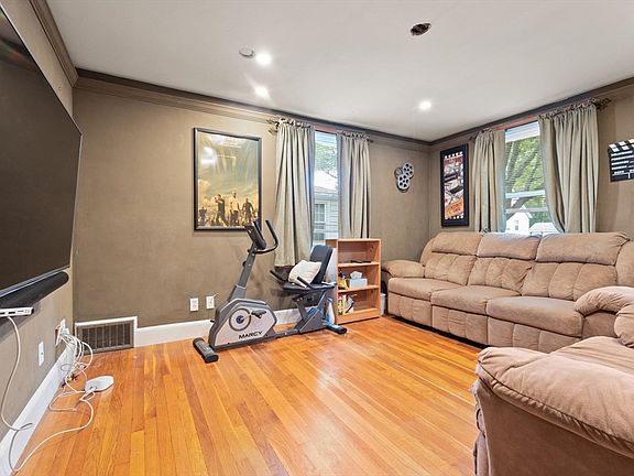 4th image of 58 Horne Ave
