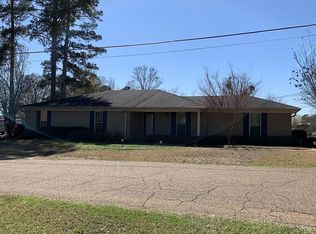 206 Salters Ave, Philadelphia, MS 39350