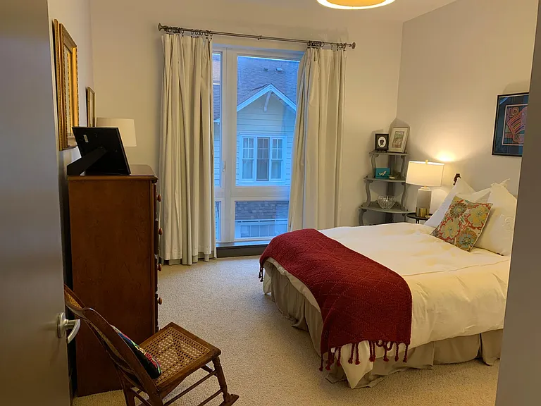 2nd bedroom