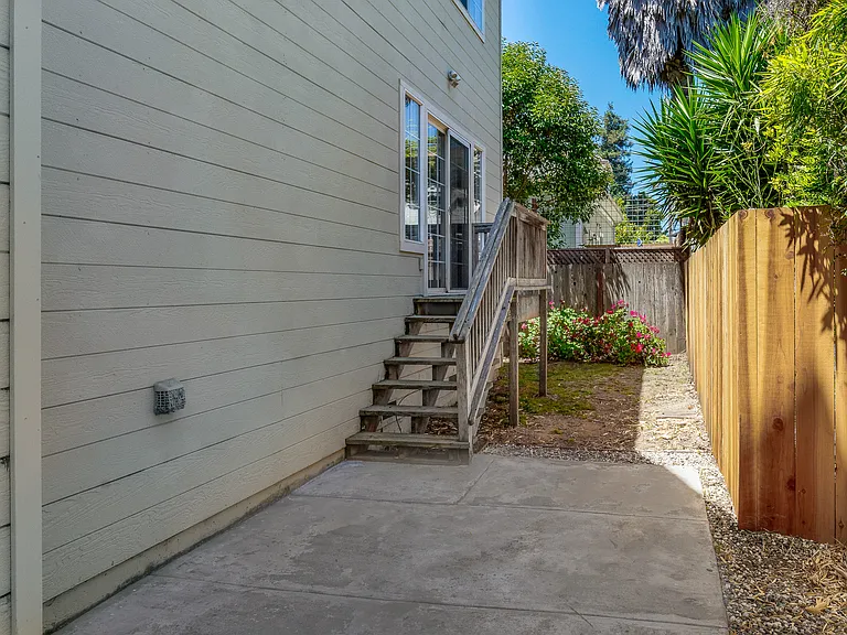 124 Sycamore St — Photo 7