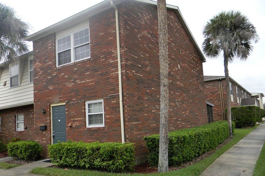 2nd image of 1920 E Edgewood Dr