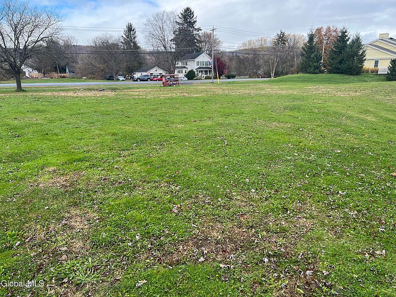 2nd image of 184 Main Street