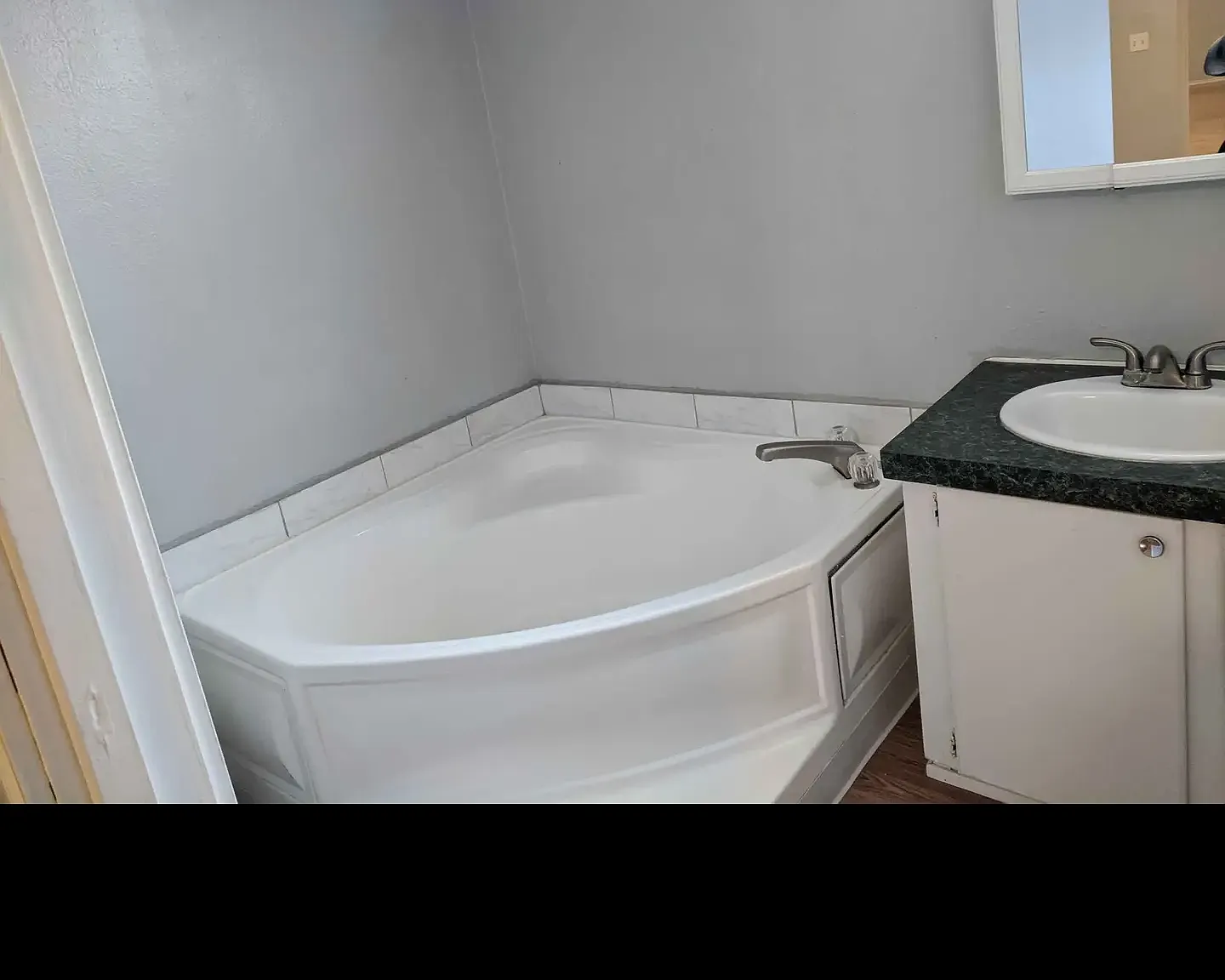 3 bed, 1216 sqft, $1,600 — Photo 1