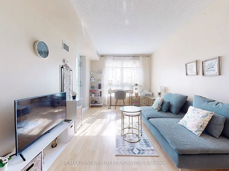 60 Fairfax Cres #315 — Photo 9