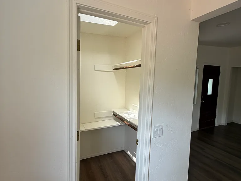 Closet/Wardrobe