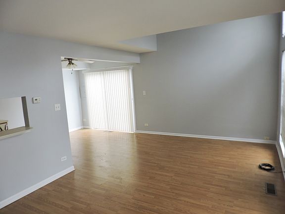 4th image of 323 Wisteria Dr