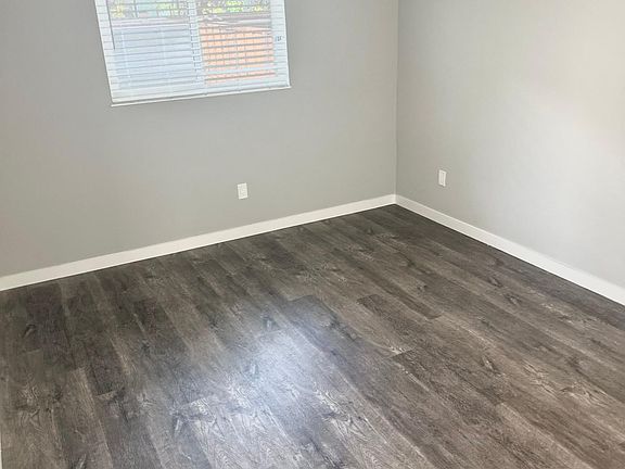 5th image of 749 Layne Ct #9