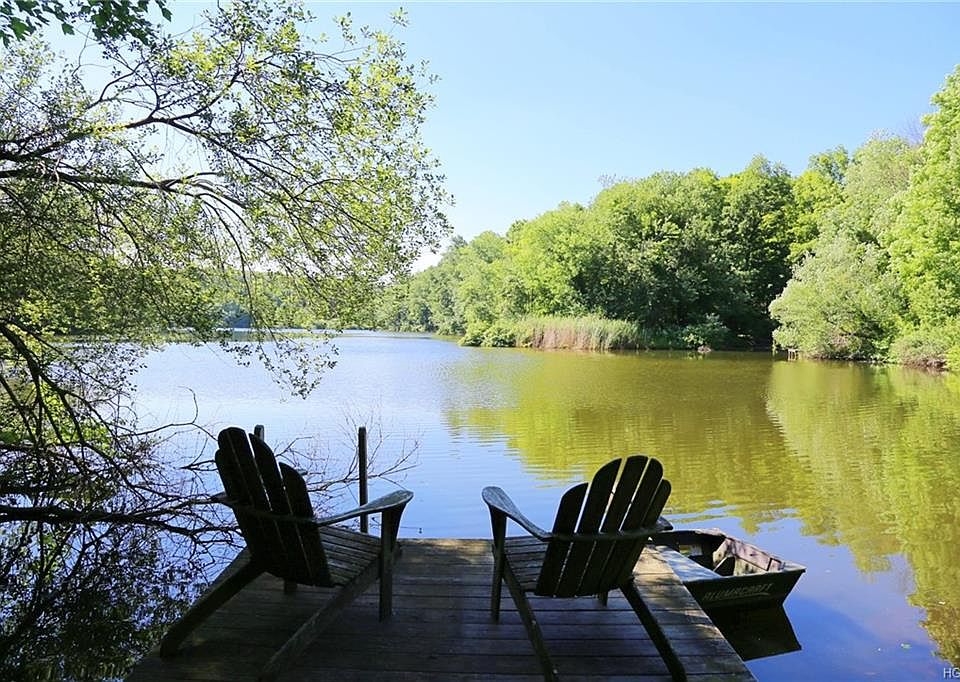 1st image of 32 Lost Lake Dr