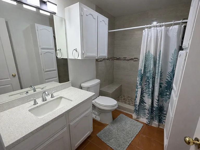 1605 Trinity St — Photo 19