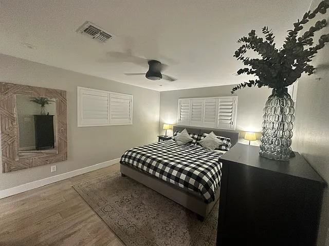 301 E Royal Palm Rd — Photo 26