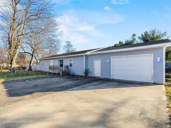 207 Helena St, Charleston, MO 63834