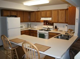 6738 Bayside Dr, Madison, OH 44057